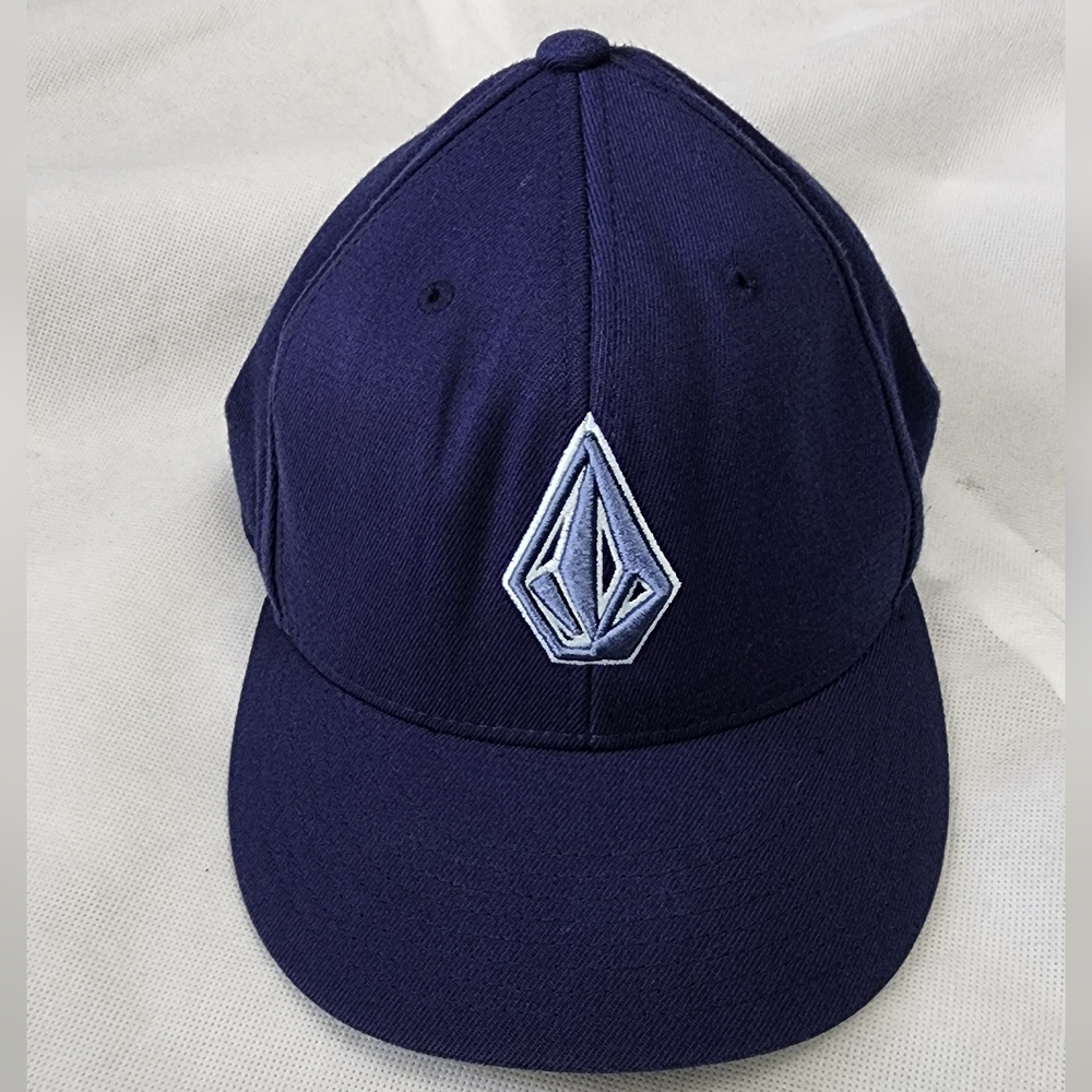 Volcom Hat Size 6 7/8 - 7 1/4